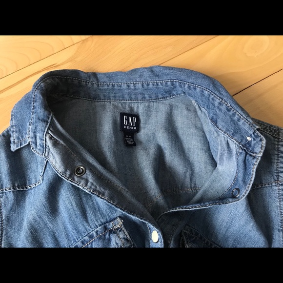 Jeans button down shirt from Gap - Picture 3 of 4